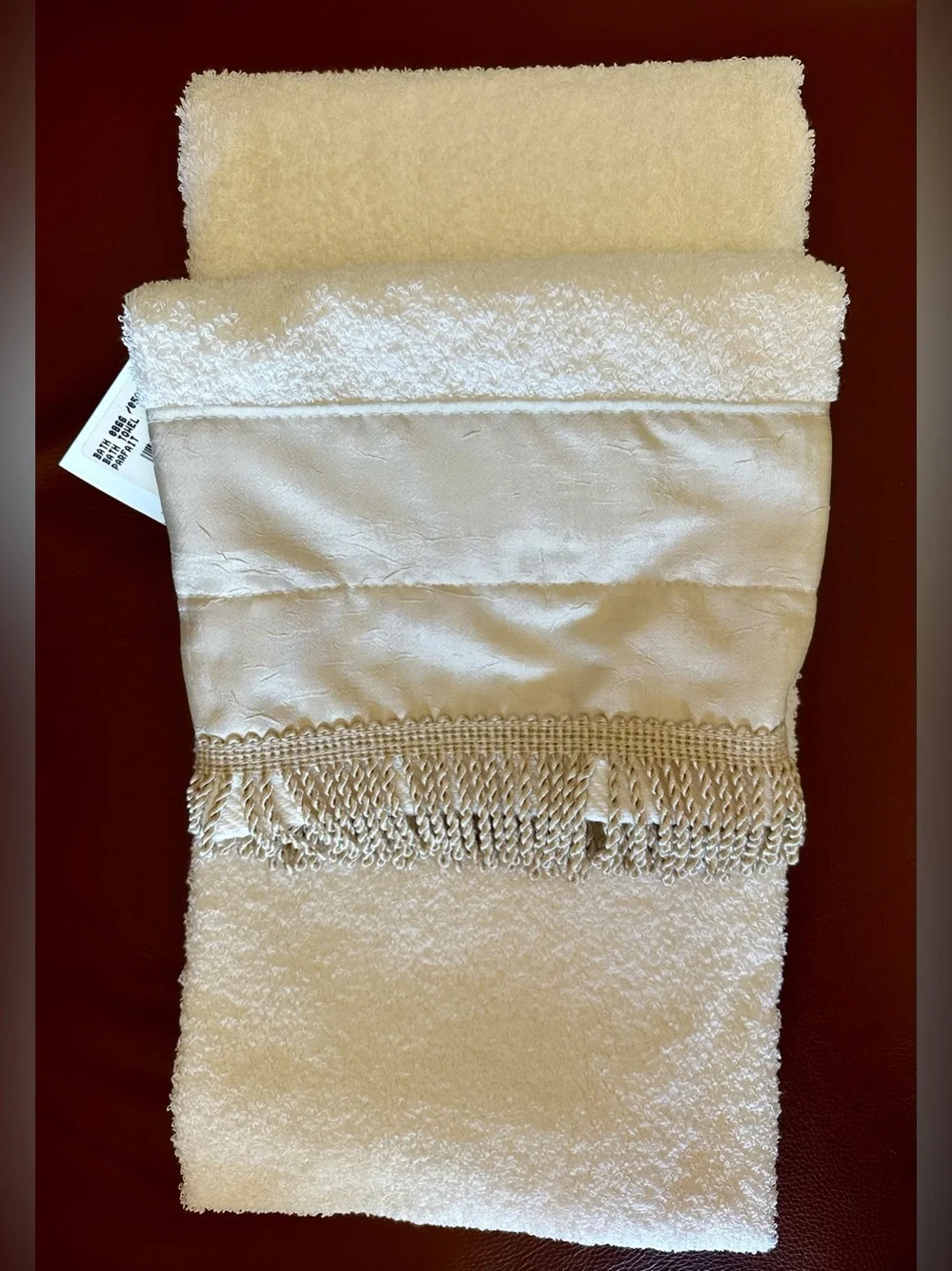 NOS NWT Croscill “Parfait” Luxury Towel set. Bath hand & finger tip towels.